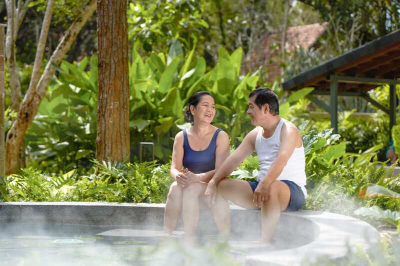 TOP 8 ĐIỂM DU LỊCH HỒ TRÀM – HỒ CỐC – BÌNH CHÂU KHÔNG THỂ BỎ QUA tắm khoáng nóng ở suối nước nóng Bình Châu